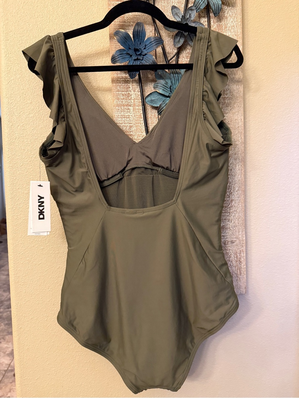 Dkny Olive Ruffle Shoulder V-Neck One Piece Swimsuit Womens L NWT - Picture 5 of 5